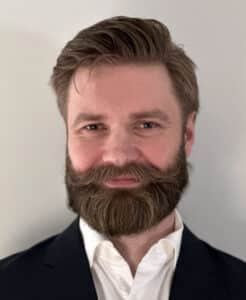 Sverre Gagnat, seniorrådgiver, Bane NOR, 
Leder for den norske speilkomiteen SN/K 536 (Asset Management)